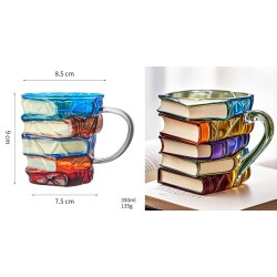 كوب مزخرف برسومات كتب مبتكرة